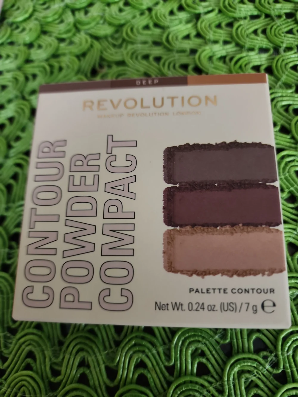 ✨️ Revolution Contour Powder Compact Palette – Deep | Highlight, Shade & Contour
